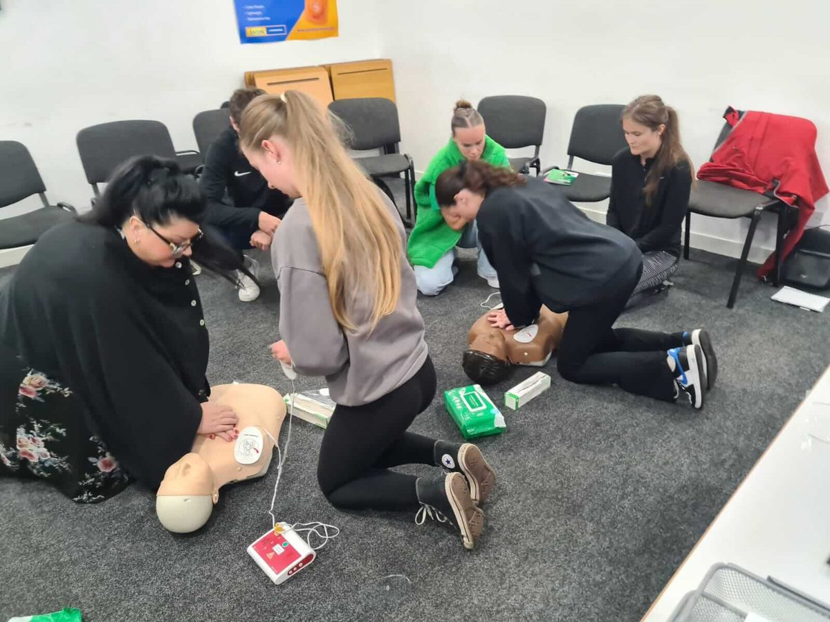 Basic Life Support (BLS) training in Leeds